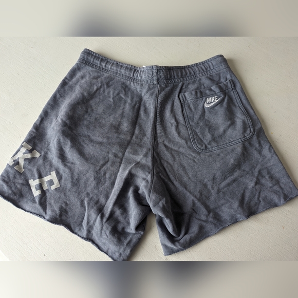 Nike shorts - Picture 2 of 2